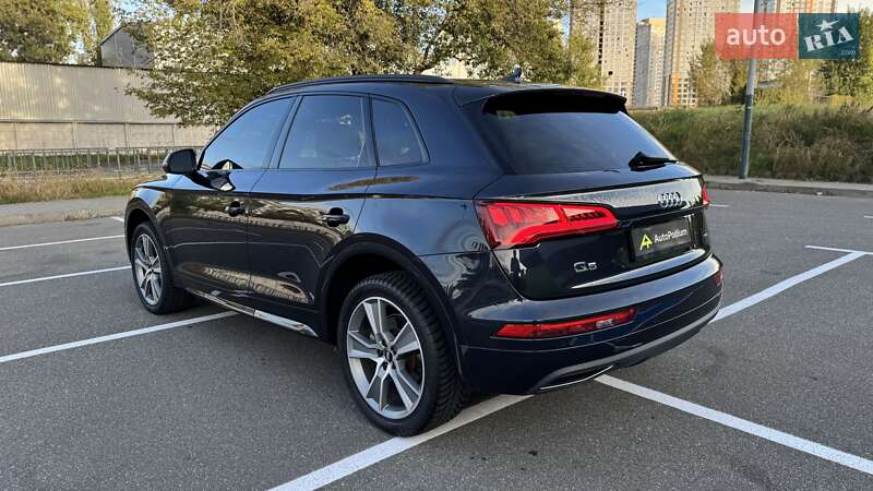 Позашляховик / Кросовер Audi Q5 2019 в Києві