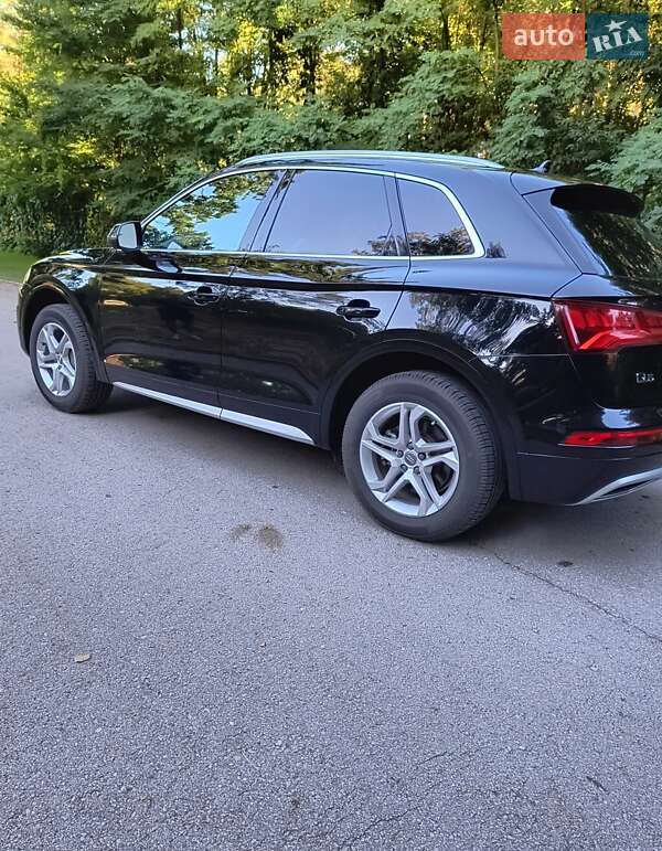 Позашляховик / Кросовер Audi Q5 2018 в Львові