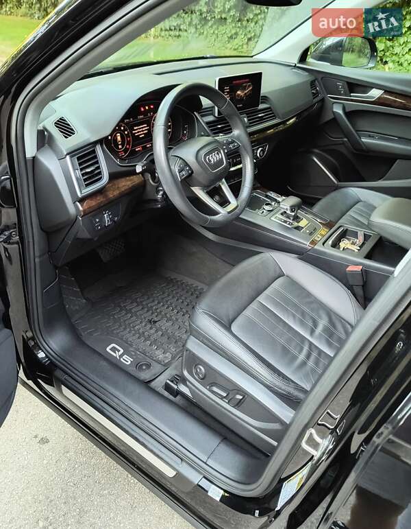 Позашляховик / Кросовер Audi Q5 2018 в Львові