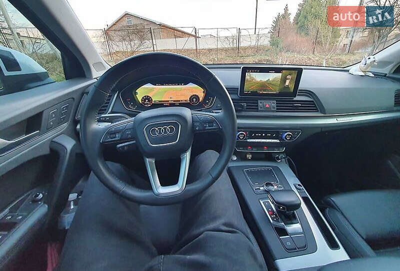 Позашляховик / Кросовер Audi Q5 2017 в Львові