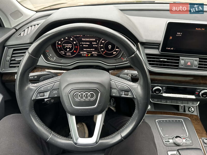 Позашляховик / Кросовер Audi Q5 2019 в Києві