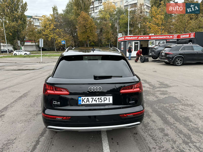 Позашляховик / Кросовер Audi Q5 2019 в Києві