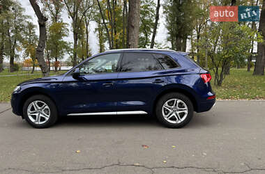 Позашляховик / Кросовер Audi Q5 2018 в 