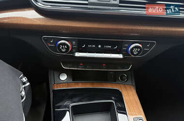 Позашляховик / Кросовер Audi Q5 2021 в 