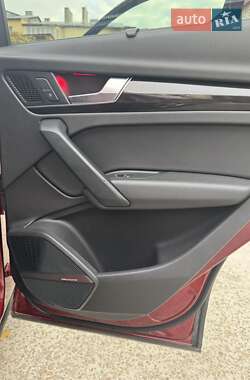 Позашляховик / Кросовер Audi Q5 2017 в 