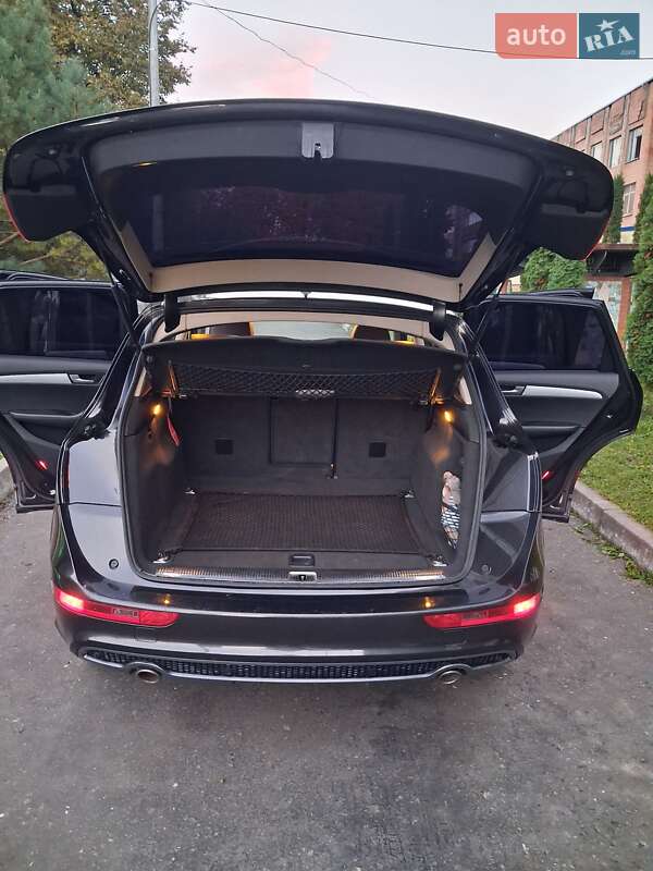 Внедорожник / Кроссовер Audi Q5 2010 в Хмельницком
