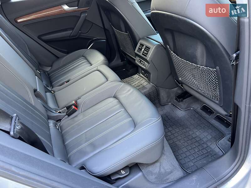 Позашляховик / Кросовер Audi Q5 2020 в Києві