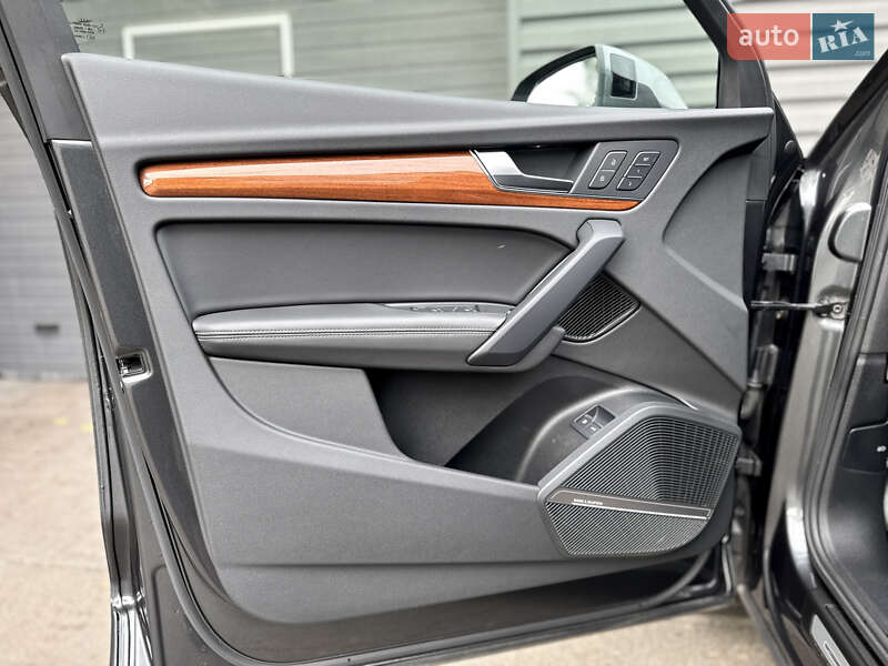 Позашляховик / Кросовер Audi Q5 2021 в Києві