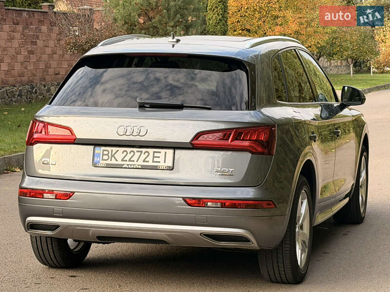 Внедорожник / Кроссовер Audi Q5 2017 в Ровно