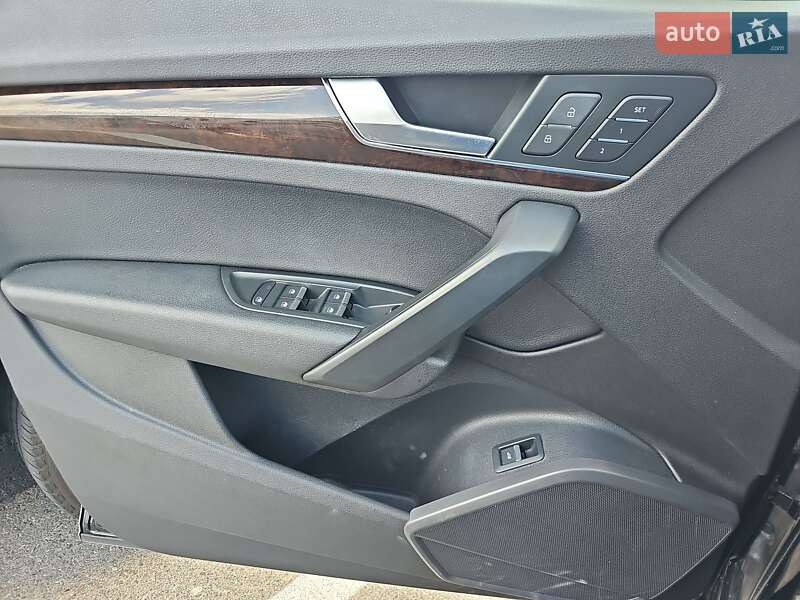 Внедорожник / Кроссовер Audi Q5 2017 в Киеве