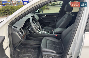 Позашляховик / Кросовер Audi Q5 2018 в 