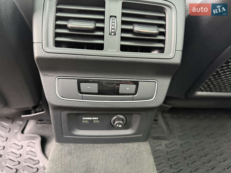 Позашляховик / Кросовер Audi Q5 2023 в Стрию