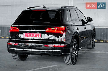 Позашляховик / Кросовер Audi Q5 2018 в 