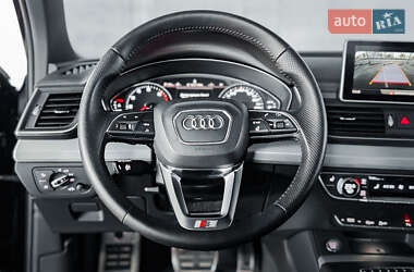 Позашляховик / Кросовер Audi Q5 2018 в 