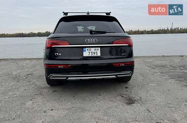 Позашляховик / Кросовер Audi Q5 2021 в 