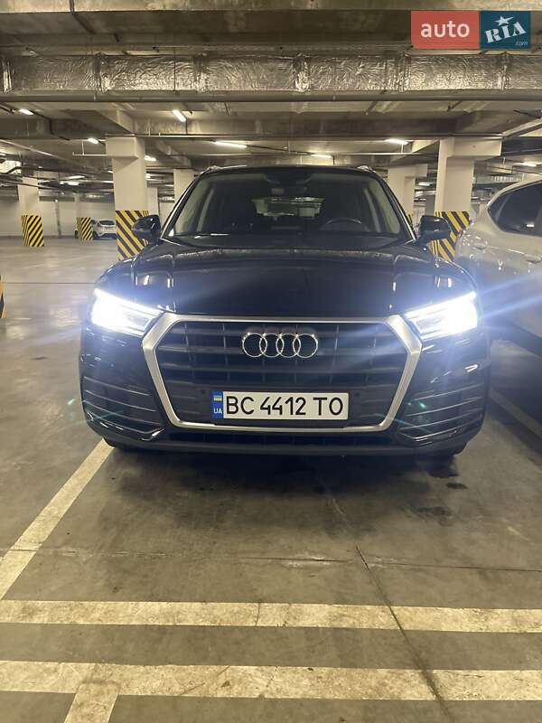 Внедорожник / Кроссовер Audi Q5 2020 в Киеве