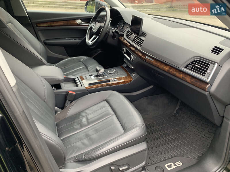 Внедорожник / Кроссовер Audi Q5 2018 в Ивано-Франковске