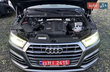 Позашляховик / Кросовер Audi Q5 2019 в  фото 27 Позашляховик / Кросовер Audi Q5 2019 в