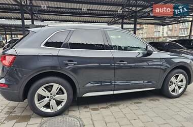 Позашляховик / Кросовер Audi Q5 2017 в 