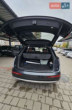 Позашляховик / Кросовер Audi Q5 2017 в 