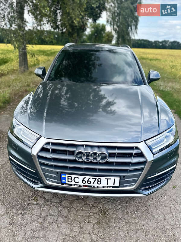 Позашляховик / Кросовер Audi Q5 2017 в Лубнах