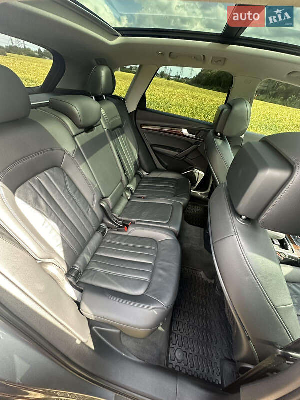 Позашляховик / Кросовер Audi Q5 2017 в Лубнах