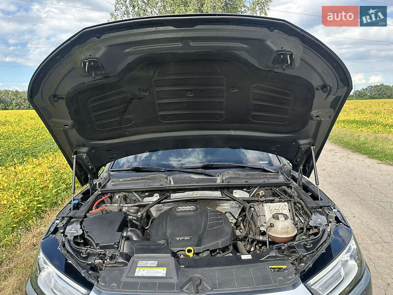 Позашляховик / Кросовер Audi Q5 2017 в Лубнах