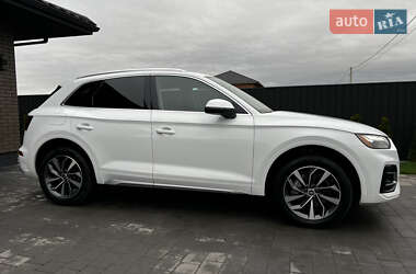 Позашляховик / Кросовер Audi Q5 2021 в 