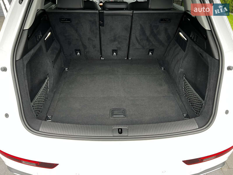 Позашляховик / Кросовер Audi Q5 2021 в Луцьку