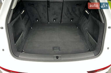 Позашляховик / Кросовер Audi Q5 2021 в 