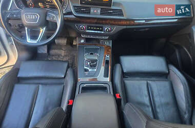 Позашляховик / Кросовер Audi Q5 2017 в 