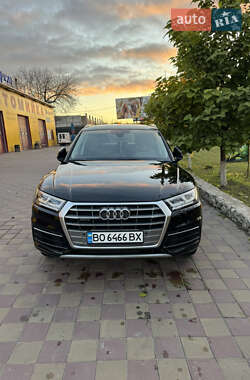 Внедорожник / Кроссовер Audi Q5 2017 в 