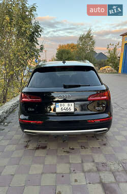 Внедорожник / Кроссовер Audi Q5 2017 в 