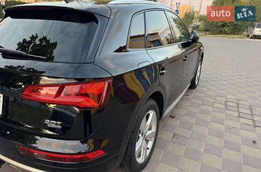 Внедорожник / Кроссовер Audi Q5 2017 в 