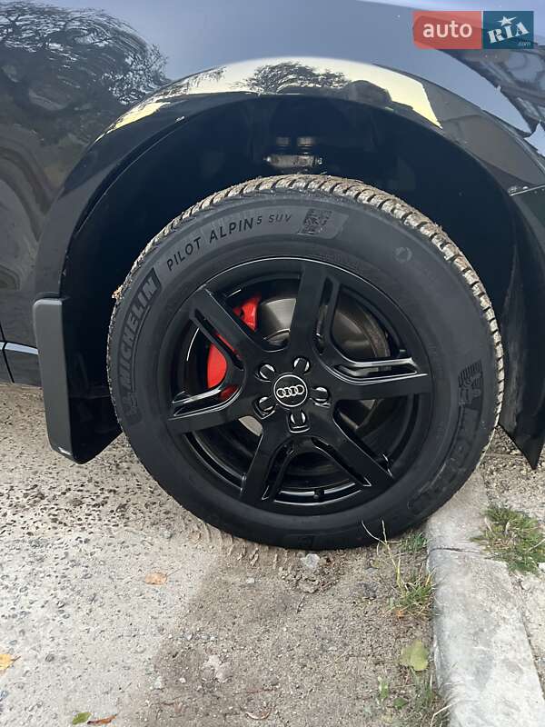 Внедорожник / Кроссовер Audi Q5 2010 в Золочеве