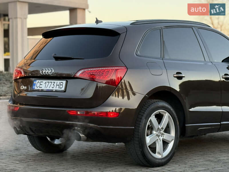 Позашляховик / Кросовер Audi Q5 2011 в Чернівцях