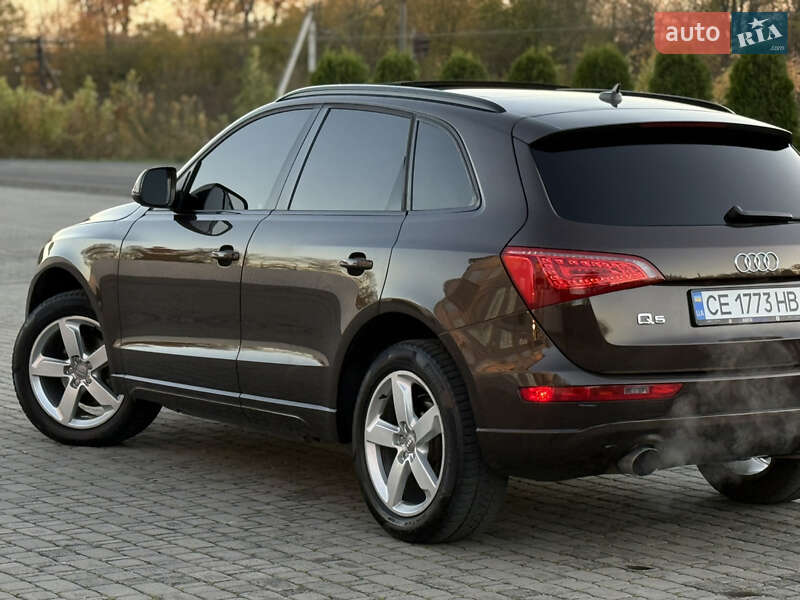 Позашляховик / Кросовер Audi Q5 2011 в Чернівцях