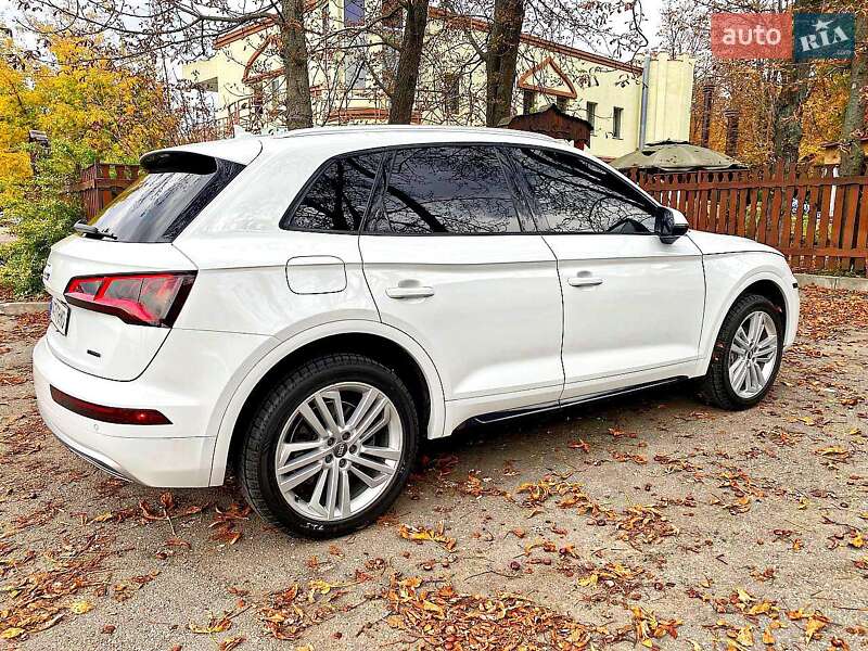 Позашляховик / Кросовер Audi Q5 2020 в Харкові