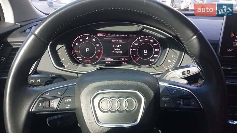Позашляховик / Кросовер Audi Q5 2020 в Харкові