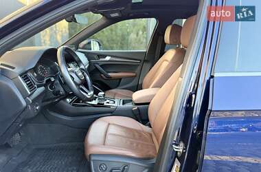 Позашляховик / Кросовер Audi Q5 2021 в 