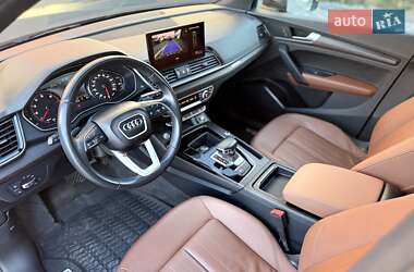 Позашляховик / Кросовер Audi Q5 2021 в 