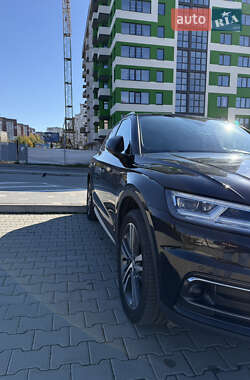 Позашляховик / Кросовер Audi Q5 2016 в 