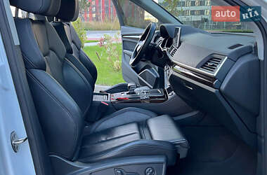 Позашляховик / Кросовер Audi Q5 2019 в  фото 35 Позашляховик / Кросовер Audi Q5 2019 в