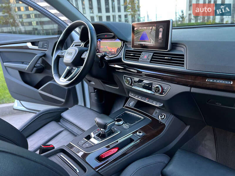 Позашляховик / Кросовер Audi Q5 2019 в Києві