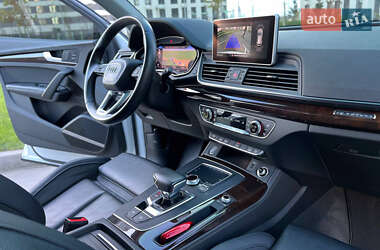 Позашляховик / Кросовер Audi Q5 2019 в  фото 38 Позашляховик / Кросовер Audi Q5 2019 в