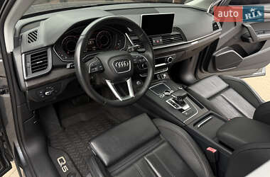 Позашляховик / Кросовер Audi Q5 2019 в 