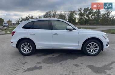 Позашляховик / Кросовер Audi Q5 2015 в 