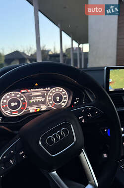 Позашляховик / Кросовер Audi Q5 2019 в 