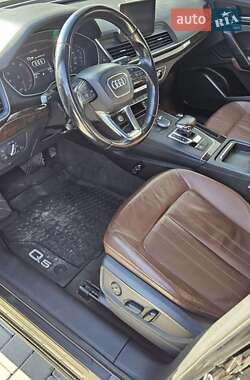 Позашляховик / Кросовер Audi Q5 2019 в 