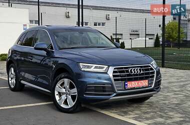 Позашляховик / Кросовер Audi Q5 2018 в  фото 2 Позашляховик / Кросовер Audi Q5 2018 в